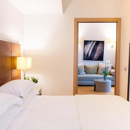 Отель Starhotels Michelangelo Флоренция