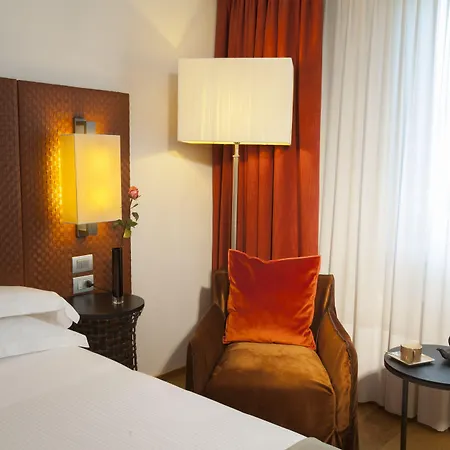 Starhotels Michelangelo Hotel