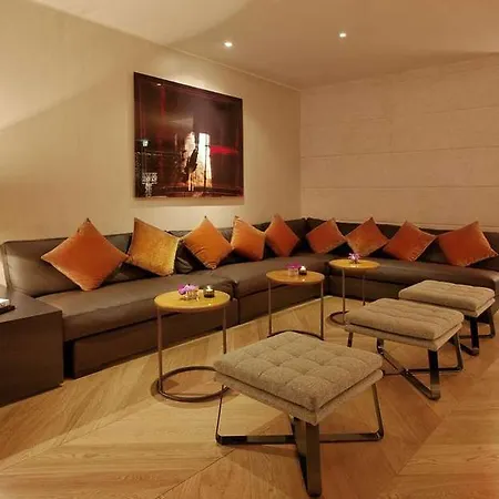 Отель Starhotels Michelangelo 4*