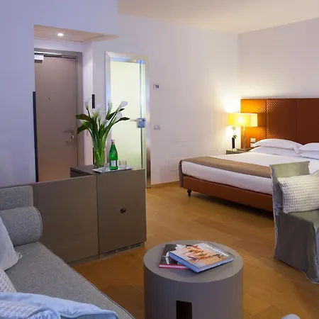Szálloda Starhotels Michelangelo 4*